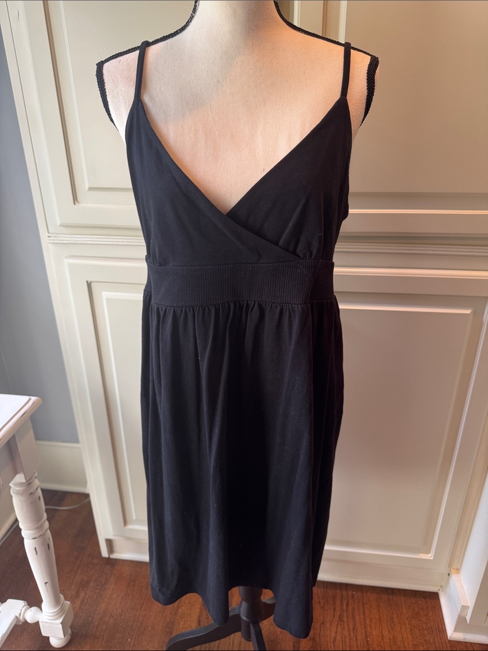 Old Navy Black V-Neck Spaghetti Strap Midi Dress